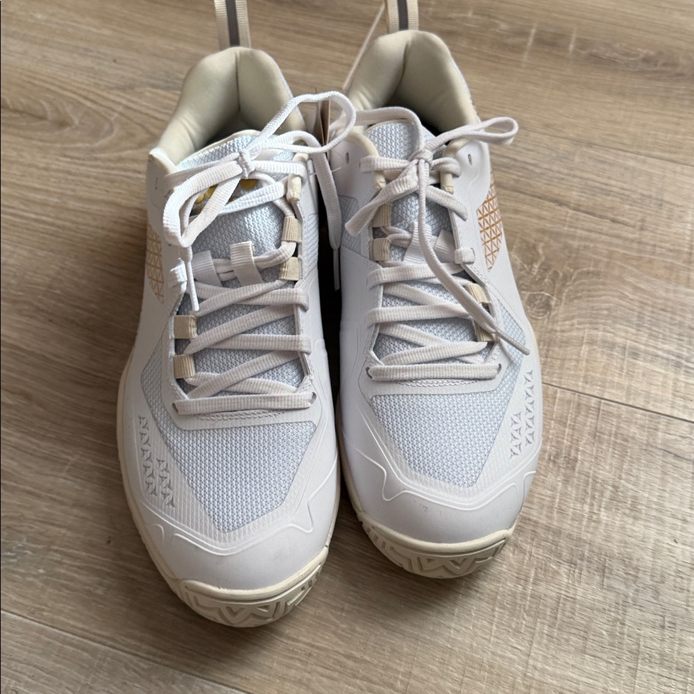Diadora blueshield Torneo White and Gold Athletic Sneakers size 8.5